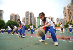 武术、醒狮、打匹克球……清远学生每天综合运动2小时，“小眼镜”少了，孩子更健康