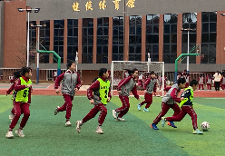【建设教育强市在行动】跳绳打卡、师生共赛、跨学科融合：佛冈这所小学的“健雅”体育模式入选全省优秀案例