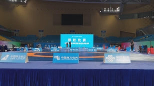 清远市体育中心体育馆内,运动员在训练。清远广播电视台记者 黄楚欣 摄 清远市体育中心体育馆内,运动员在训练。清远广播电视台记者 黄楚欣 摄